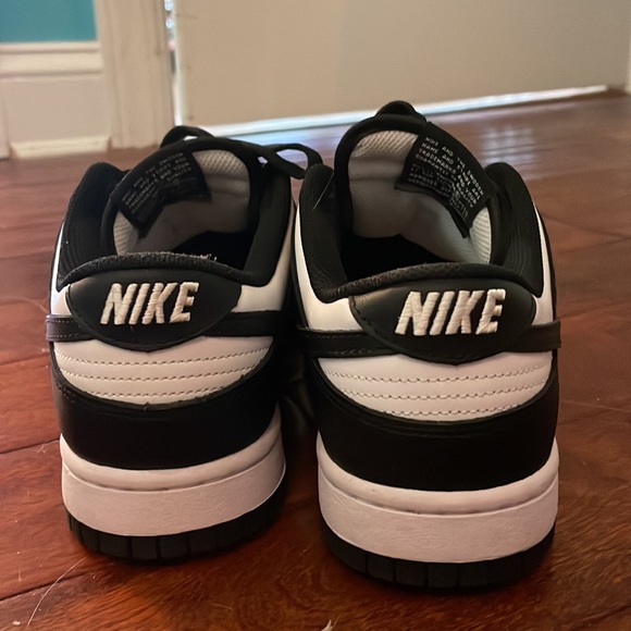Nike Panda Dunks - Picture 2 of 4